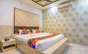Fabhotel Super 3 Premium - Banaras Railway Station
